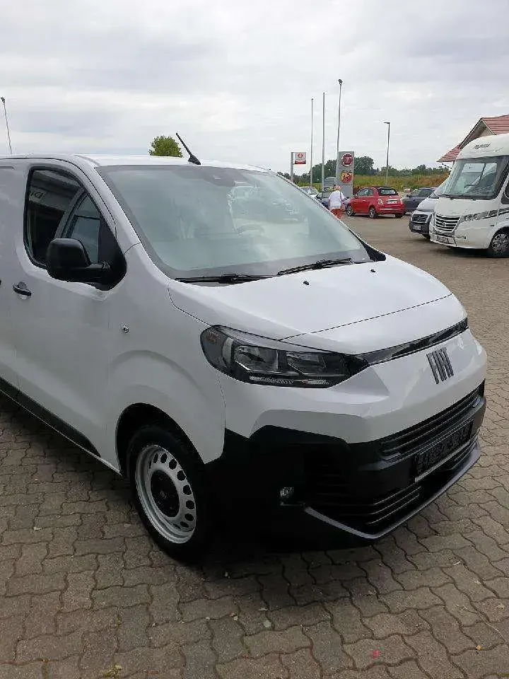 Gebraucht Fiat Scudo Basis 177 PS (130 kW) 2024 Weiß Van
