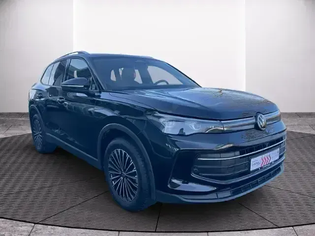 Gebraucht VW Tiguan Goal 150 PS (110 kW) 2025 Grenadillschwarz metallic SUV
