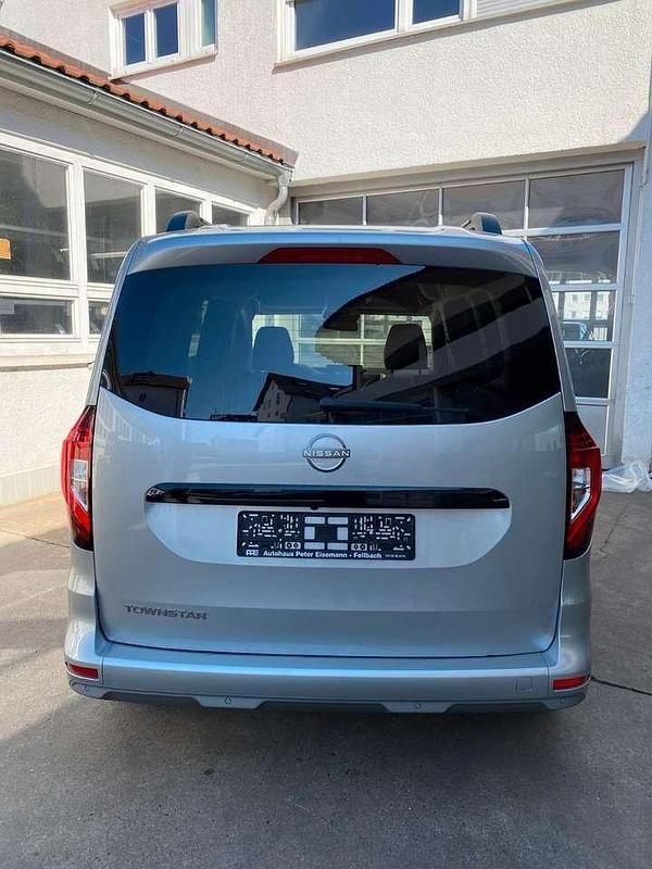Neu Nissan Townstar N-Connecta 131 PS (96 kW) 2025 Highland grey (m) Van / Kleinbus