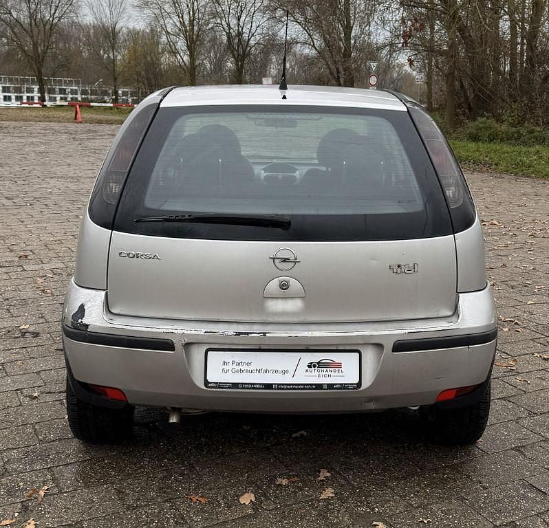 Usata Opel Corsa 60 CV (44 kW) 2004 Argento Utilitaria