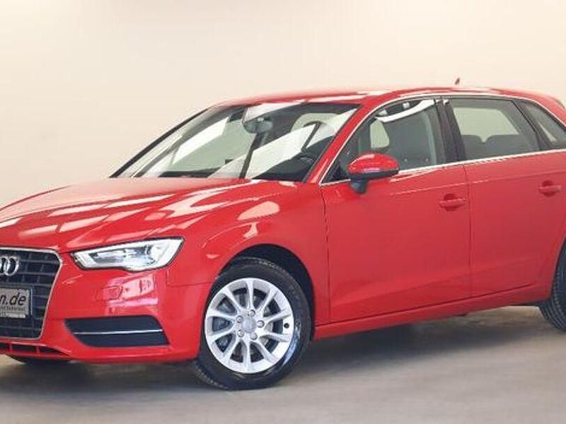 Gebraucht Audi A3 Attraction 122 PS (89 kW) 2013 Rot Limousine