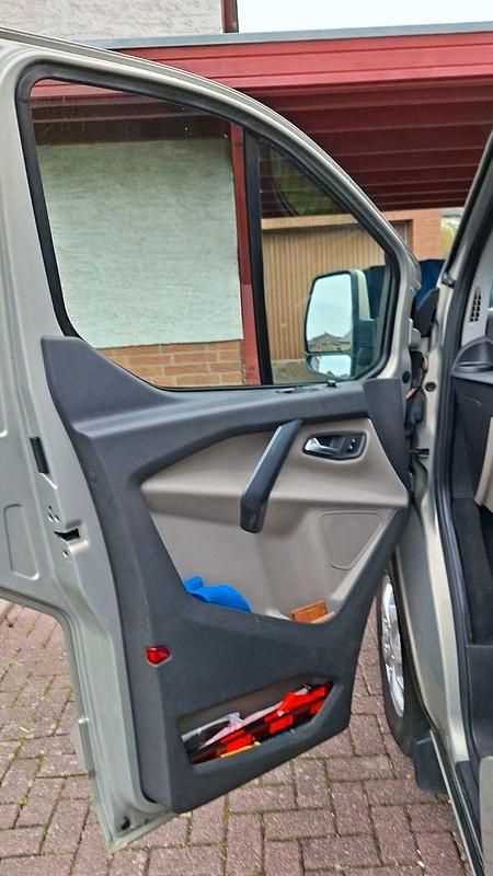 Second-hand Ford Transit Custom 211 CP (155 kW) 2013 Bej Monovolum