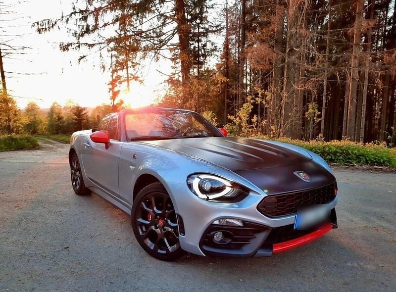 Grau Gebraucht 2018 Abarth 124 Spider Turismo Cabrio | 25.800 € (Guter Preis) - Bild 1/4
