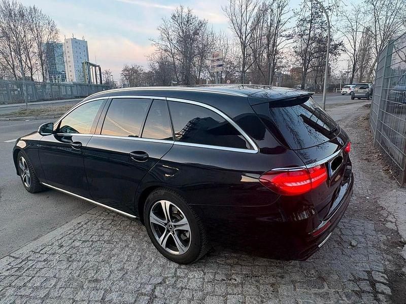 Gebraucht Mercedes E220 All-Terrain 194 PS (142 kW) 2018 Schwarz Kombi