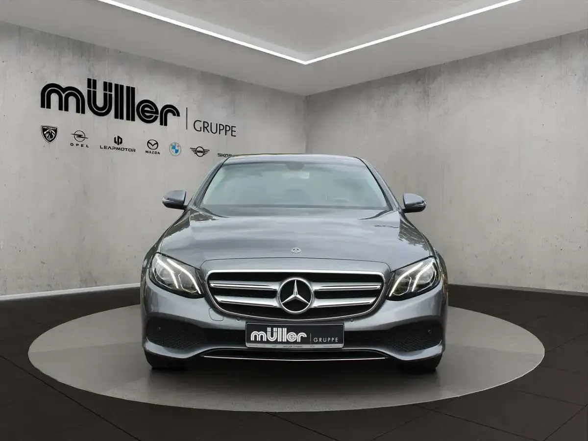 Gebraucht Mercedes E220 Avantgarde 194 PS (142 kW) 2018 Grau Limousine