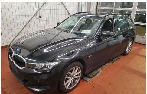Schwarz Gebraucht 2022 BMW 330e Performance Limousine | 25.497 € (Guter Preis) - Bild 1/4