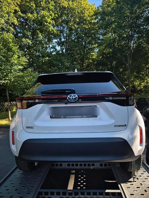 Weiß Gebraucht 2023 Toyota Yaris Cross Team SUV | 22.500 € (Guter Preis) - Bild 1/4