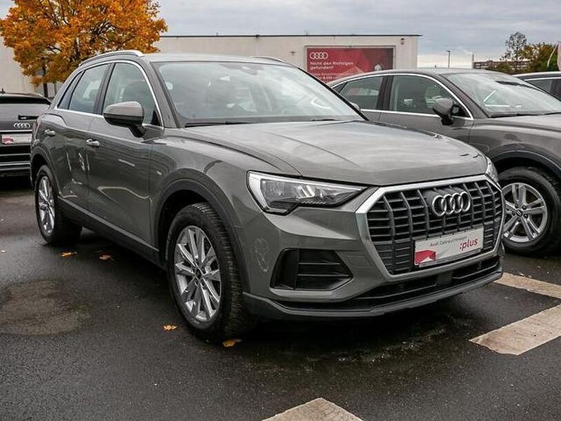 Gebraucht Audi Q3 Ambiente 150 PS (110 kW) 2022 Chronosgrau metallic SUV