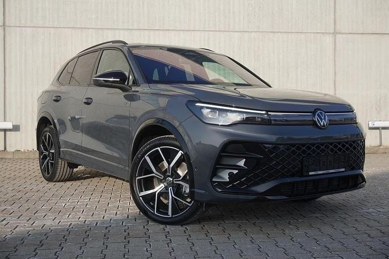 Gebraucht VW Tiguan R-line 193 PS (141 kW) 2025 Delfingrau metallic SUV
