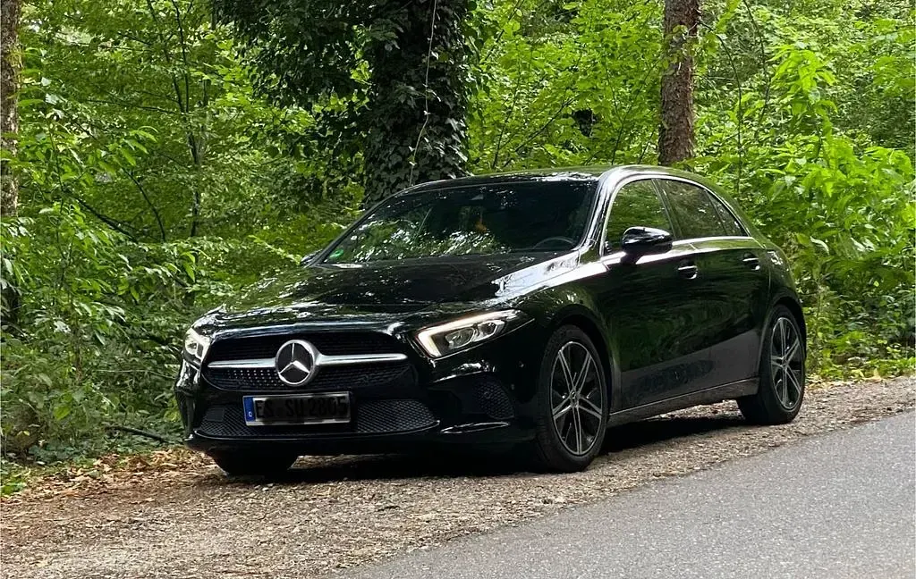 Gebraucht Mercedes A200 150 PS (110 kW) 2019 Schwarz Limousine