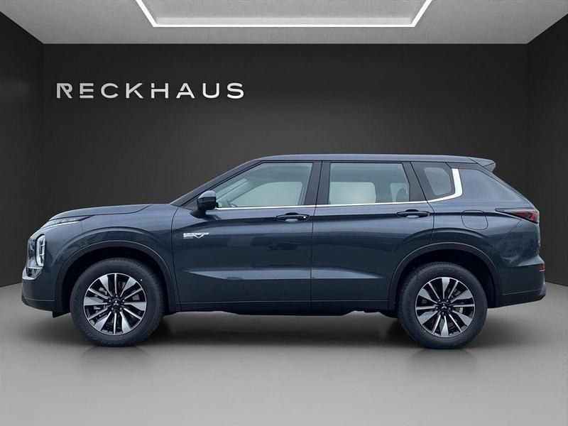 Neu Mitsubishi Outlander P-HEV Basis 306 PS (225 kW) 2025 Grau SUV