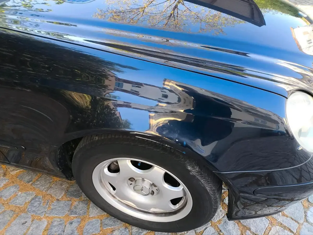 Usado Mercedes E220 150 CV (110 kW) 2004 Azul Familiar