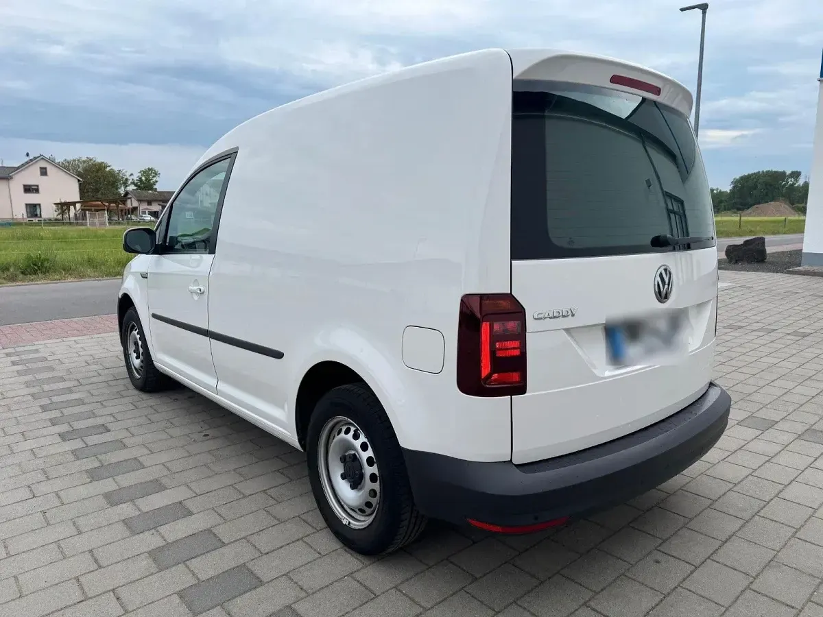 Gebraucht VW Caddy 105 PS (77 kW) 2020 Weiß Van / Kleinbus