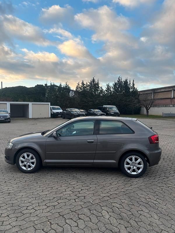 Gebraucht Audi A3 105 PS (77 kW) 2011 Beige Limousine