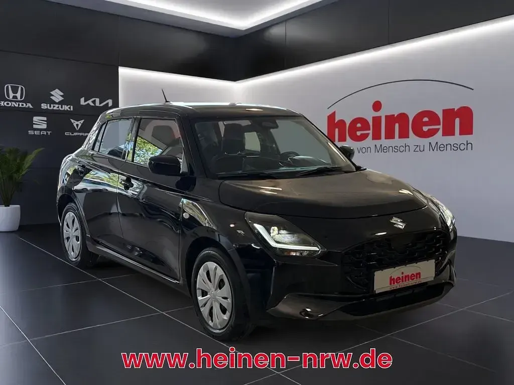 Neu Suzuki Swift Club 82 PS (60 kW) 2026 Super black pearl Kleinwagen