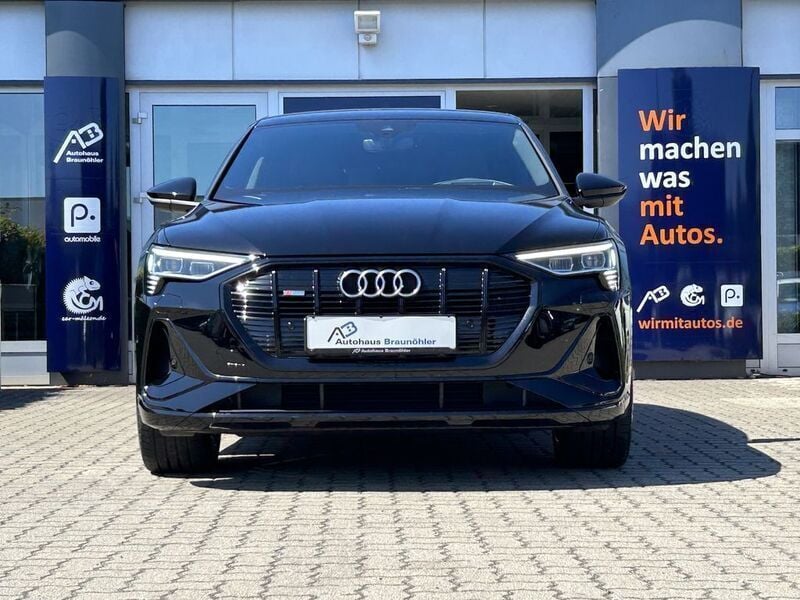 Brillantschwarz Gebraucht 2022 Audi e-tron S-Line SUV | 33.750 € (Guter Preis) - Bild 1/4
