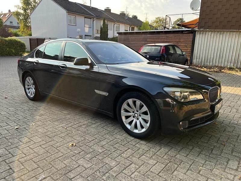 Gebraucht BMW 730 Performance 245 PS (180 kW) 2009 Grau Limousine