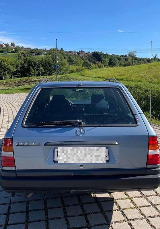 Gebraucht Mercedes 200 136 PS (100 kW) 1989 Blau Kombi