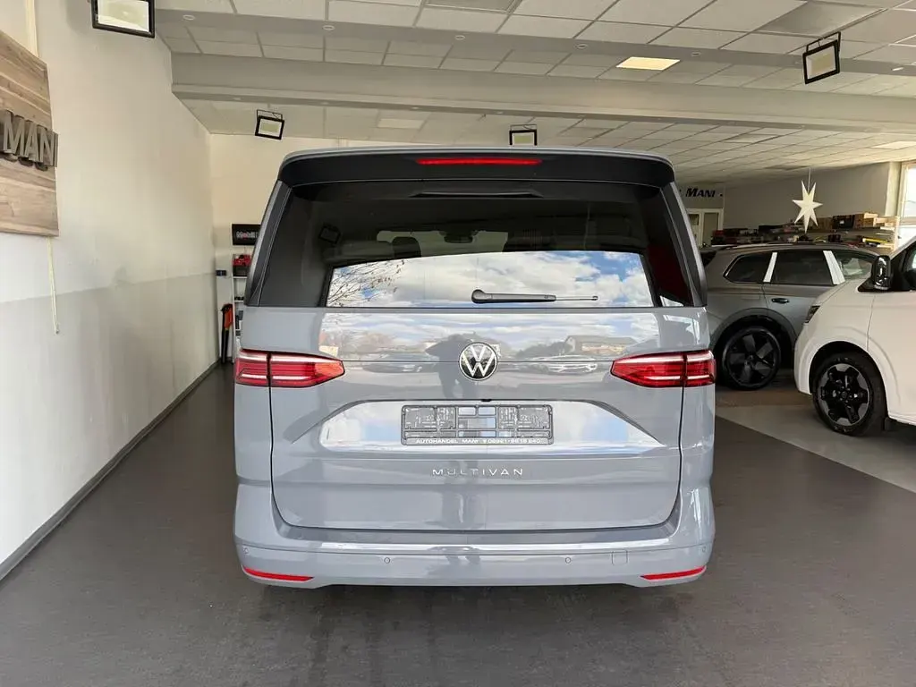 Używany VW T7 Basis 150 KM (110 kW) 2024 Szary Van