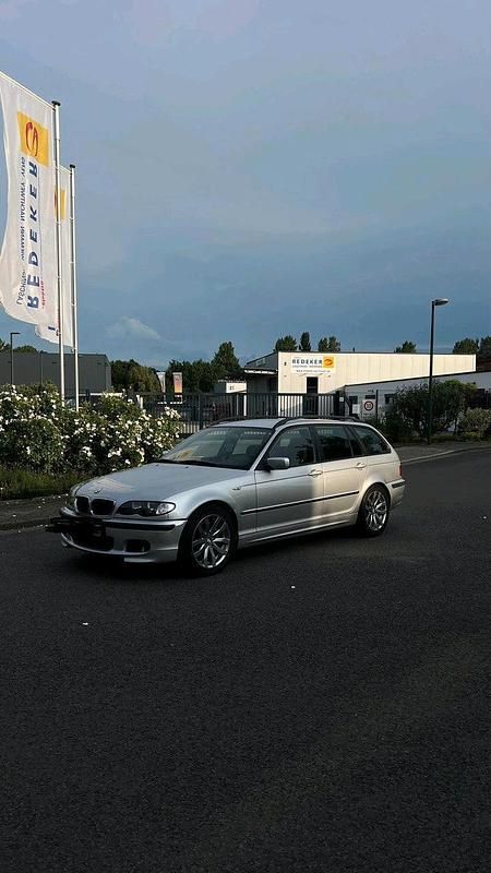 Silber Gebraucht 2004 BMW 316 M Sport Kombi | 2.400 € (Fairer Preis) - Bild 1/3