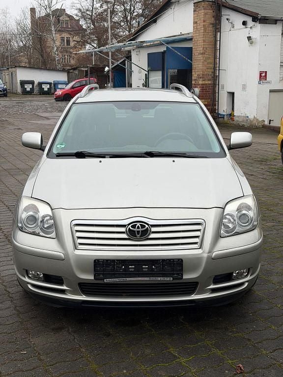Gebraucht Toyota Avensis Sol 147 PS (108 kW) 2003 Silber Kombi