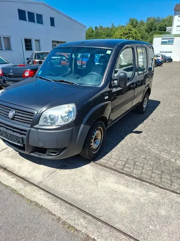 Gebraucht Fiat Doblò Dynamic 120 PS (88 kW) 2009 Braun Van / Kleinbus