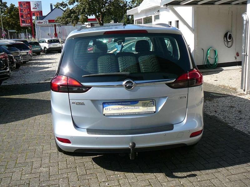 Gebraucht Opel Zafira Edition 120 PS (88 kW) 2015 Diamant blau(m2) / diam silb Van / Kleinbus