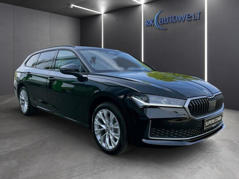 Gebraucht Skoda Superb Selection 150 PS (110 kW) 2024 Ebony schwarz metallic Kombi