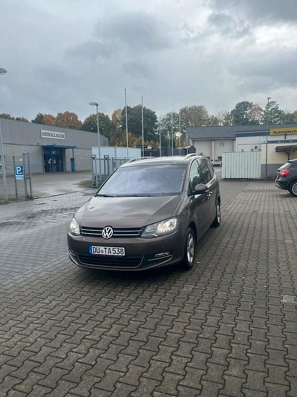 Gebraucht VW Sharan 140 PS (102 kW) 2012 Braun Van / Kleinbus
