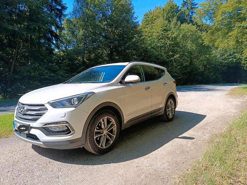 Weiß Gebraucht 2018 Hyundai Santa Fe Premium SUV | 18.800 € (Guter Preis) - Bild 1/4