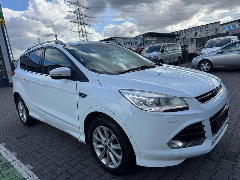Gebraucht Ford Kuga Individual 163 PS (119 kW) 2014 Weiß SUV