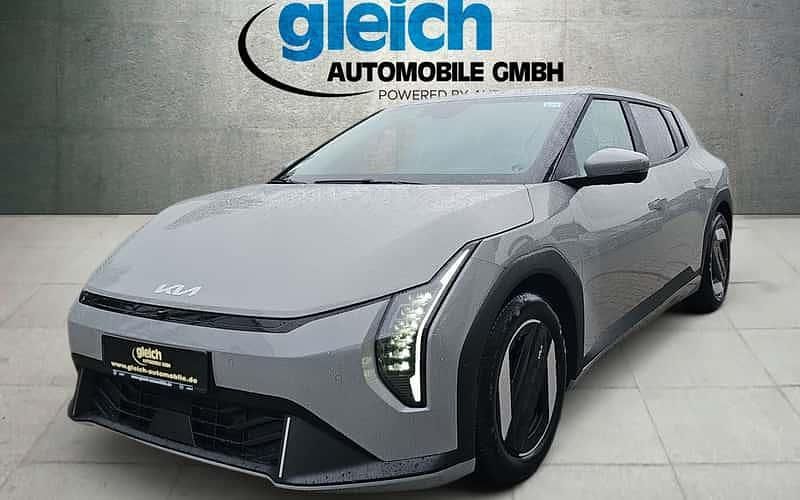 Grau Neu 2025 Kia EV3 SUV | 47.390 € - Bild 1/4