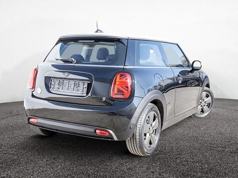 Gebraucht Mini Cooper SE Essential 135 kW (184 PS) 2023 Schwarz Kleinwagen