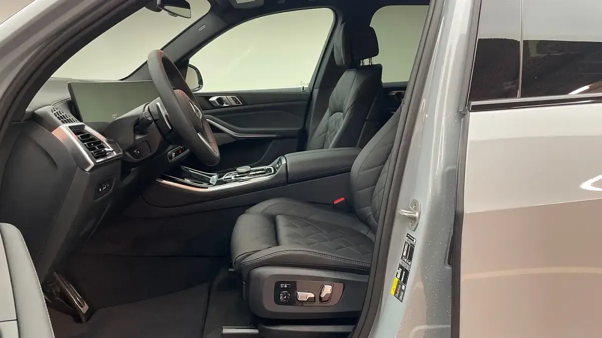 Neu BMW X5 Efficient Dynamics 490 PS (360 kW) 2026 M brooklyn grau metallic SUV