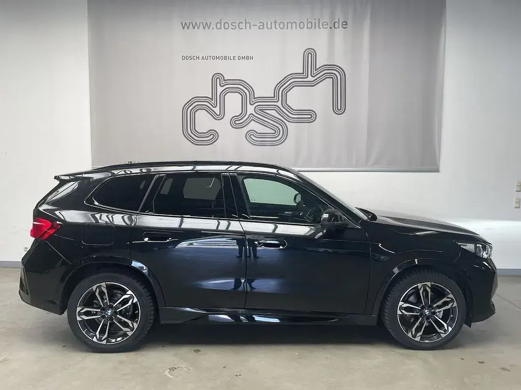 Gebraucht BMW X1 M Sport 163 PS (119 kW) 2026 Black sapphire SUV