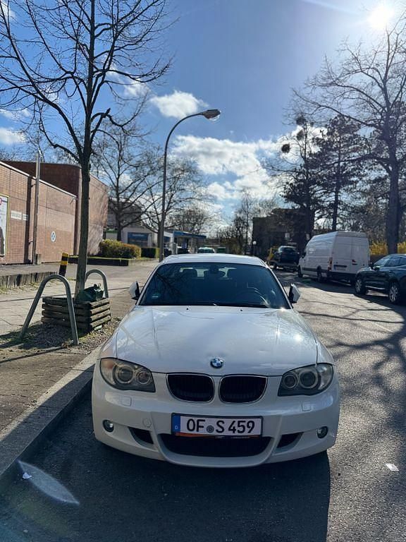 Gebraucht BMW 116 Lifestyle 122 PS (89 kW) 2009 Weiß Kleinwagen