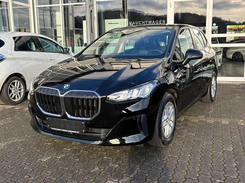Gebraucht BMW 220 Active Tourer 170 PS (125 kW) 2023 Schwarz Van / Kleinbus