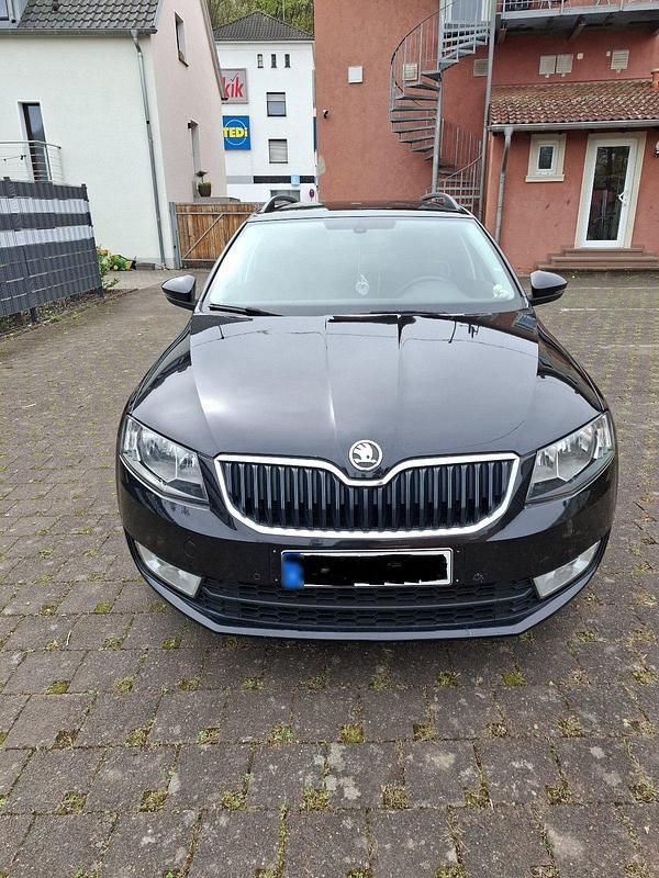 Gebraucht Skoda Octavia 105 PS (77 kW) 2014 Schwarz Kleinwagen