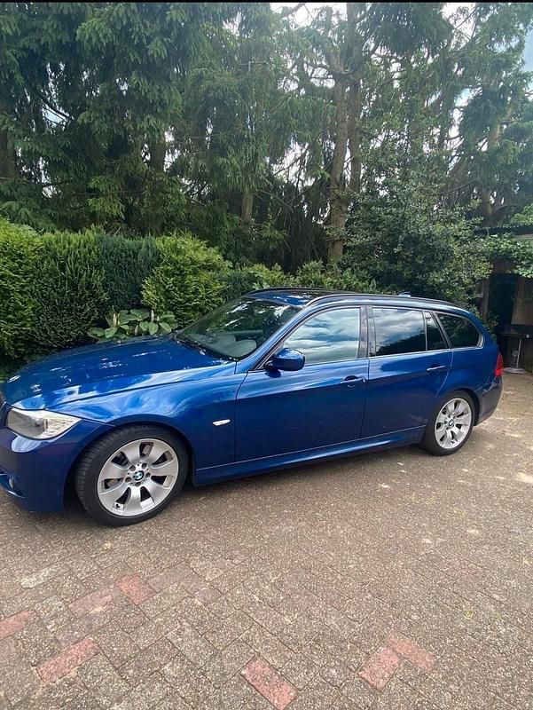 Gebraucht BMW 325 M Sport 204 PS (150 kW) 2010 Blau Kombi