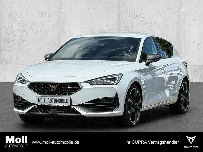 Blanco nevada/nevada white Gebraucht 2024 Cupra Leon VZ Limousine | 36.480 € (Fairer Preis) - Bild 1/4