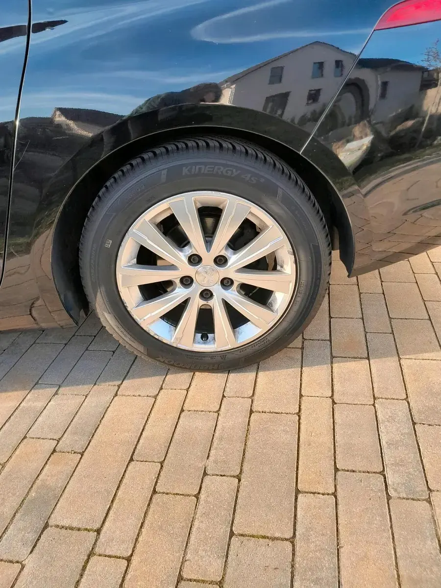 Gebraucht Peugeot 308 120 PS (88 kW) 2017 Schwarz Kombi