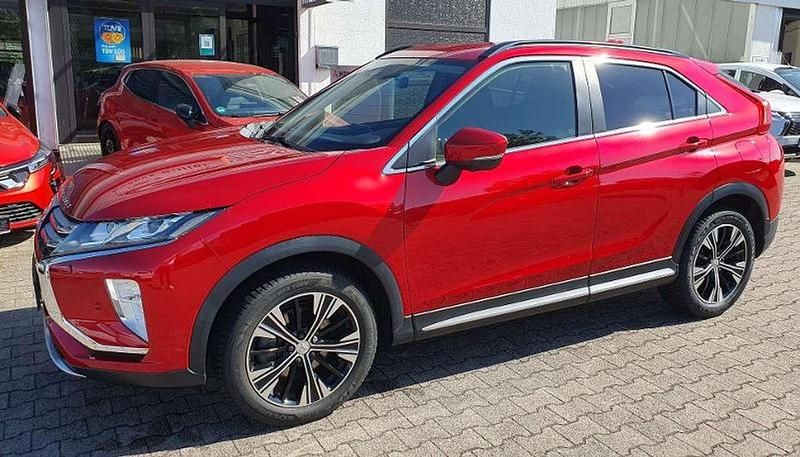 Dynamikrot Gebraucht 2018 Mitsubishi Eclipse Cross Edition SUV | 13.980 € (Superpreis) - Bild 1/4