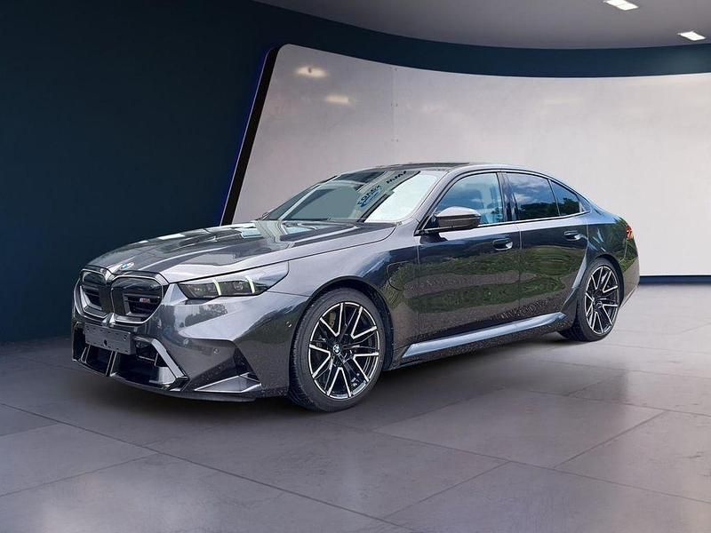 Grau Gebraucht 2025 BMW M5 Limousine | 139.190 € (Guter Preis) - Bild 1/4