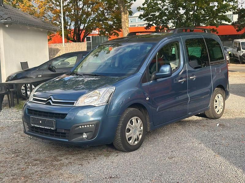 Blau Gebraucht 2015 Citroën Berlingo SELECTION Van / Kleinbus | 6.990 € (Fairer Preis) - Bild 1/4