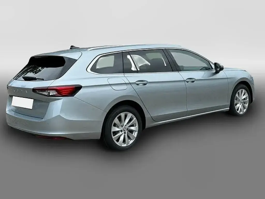 Neu Skoda Superb Selection 150 PS (110 kW) 2026 Grau