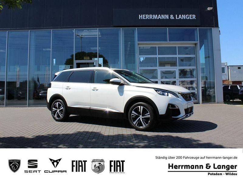 Weiß Gebraucht 2021 Peugeot 5008 Allure Van / Kleinbus | 28.998 € (Etwas zu teuer) - Bild 1/4