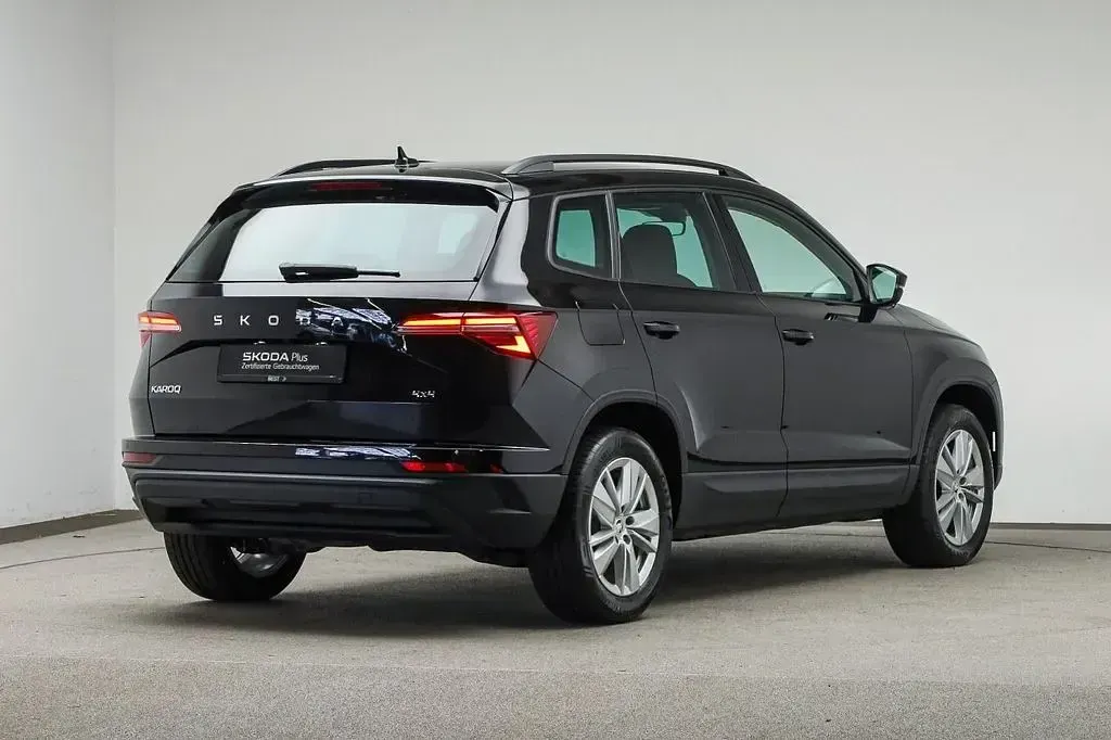 Gebraucht Skoda Karoq Selection 150 PS (110 kW) 2024 Blackmagic perleffekt SUV