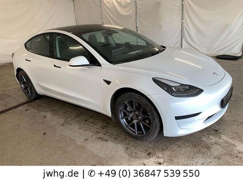 Gebraucht Tesla Model 3 Standard Range 239 kW (325 PS) 2021 Weiß Limousine