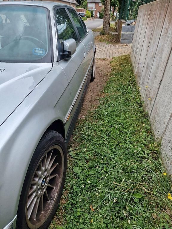 Silber Gebraucht 1999 BMW 735 Limousine | 2.650 € - Bild 1/4