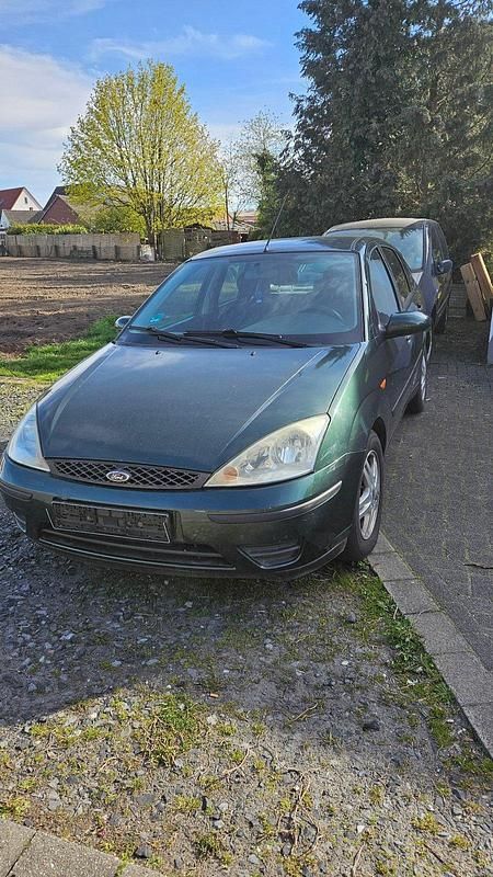 Second-hand Ford Focus 100 CP (73 kW) 2004 Verde Coupe
